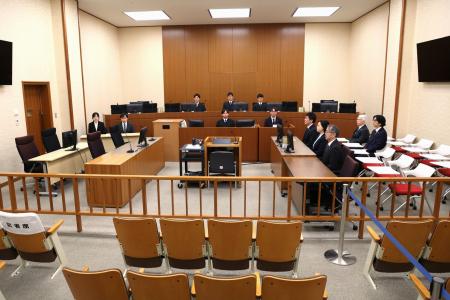 　桂田精一被告の公判が開かれた釧路地裁の法廷＝１７日午前（代表撮影）