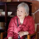 　浅原六朗の童謡について話す桂幸子さん＝５月、長野県池田町