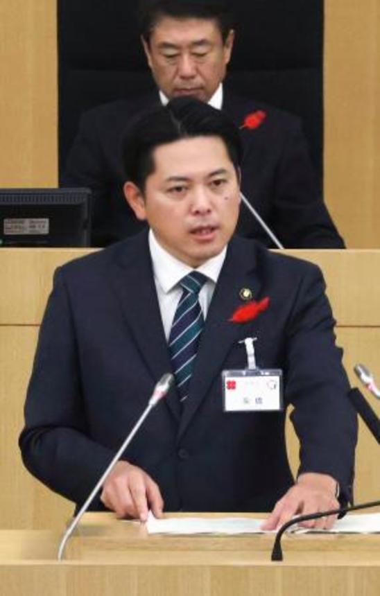 　岐阜市議会で市長選に立候補する意向を表明した柴橋正直市長＝２日午前