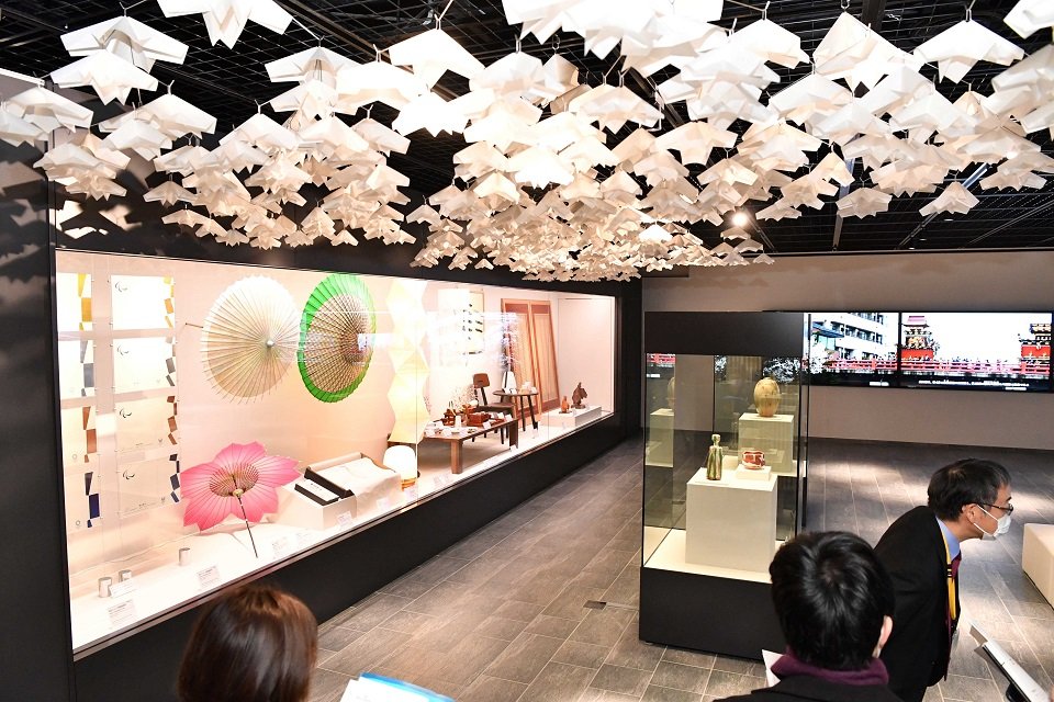 【写真６／９】岐阜県の伝統工芸品や文化、歴史を紹介するギャラリーぎふ＝岐阜市薮田南