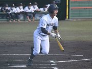 中京×関商工＝６回裏中京１死満塁、黒田が２点適時打を放つ＝大垣北