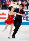 　ペアフリー　演技する三浦璃来（左）、木原龍一組＝東京体育館