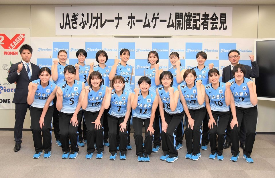 ホーム戦に向け、意気込むＪＡぎふリオレーナの選手ら＝ＪＡぎふ本店