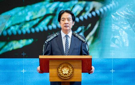 　防衛力強化について記者会見する台湾の頼清徳総統＝２６日、台北市（総統府提供・共同）