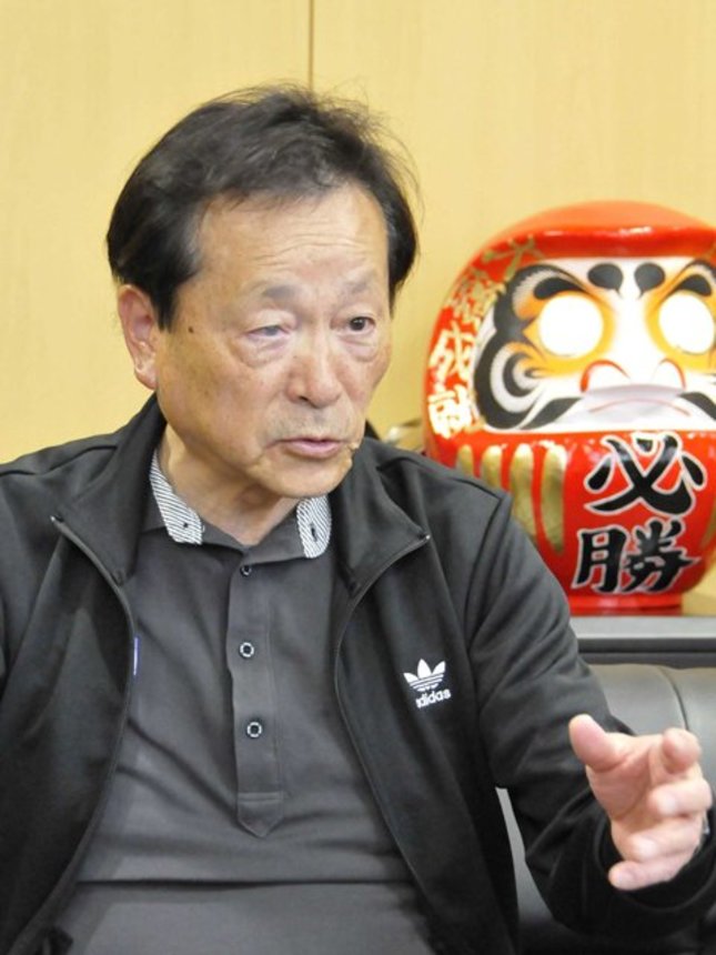 「３年間で会社を大きく変える」と意気込む小森裕作会長兼社長＝岐阜市江添、ヒマラヤ本社
