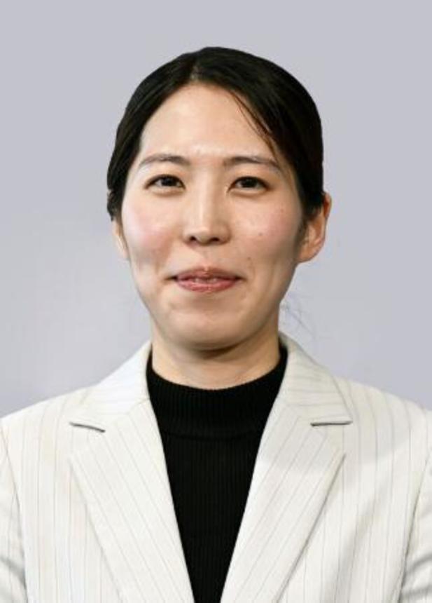 　福間香奈女流王位