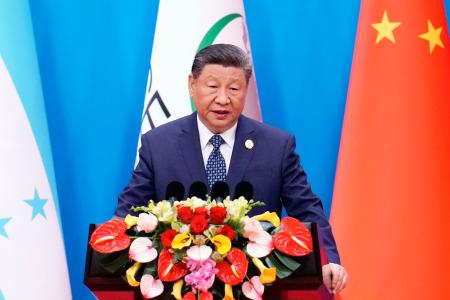 　「中国・中南米カリブ海諸国共同体（ＣＥＬＡＣ）フォーラム」の開幕式で演説する中国の習近平国家主席＝１３日、北京（共同）