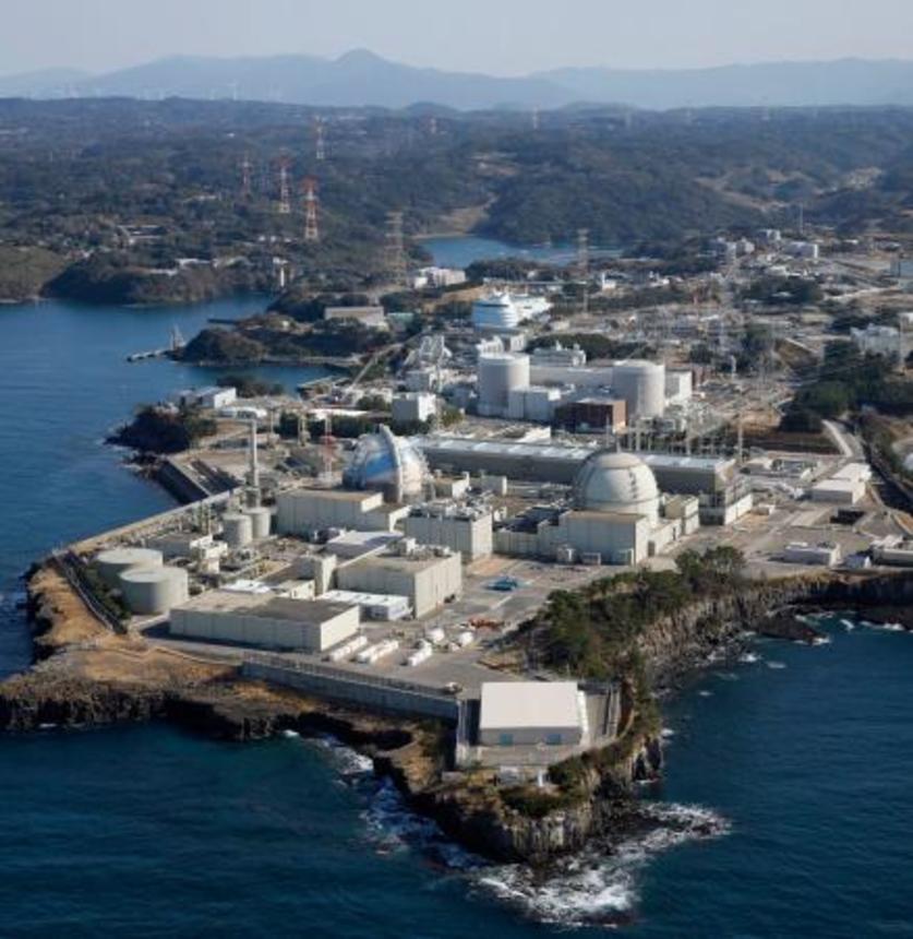 　佐賀県玄海町の九州電力玄海原発＝１４日（共同通信社ヘリから）