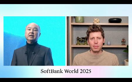 　イベントで対談するソフトバンクグループの孫正義会長兼社長（左）と米オープンＡＩのサム・アルトマンＣＥＯ＝１６日午前