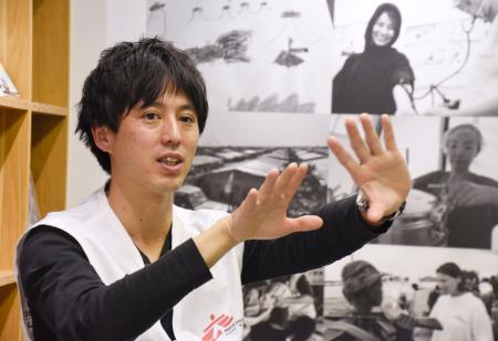 　パレスチナ自治区ガザで、国境なき医師団の救急医として活動した森岡慎也さん＝５日、東京都新宿区