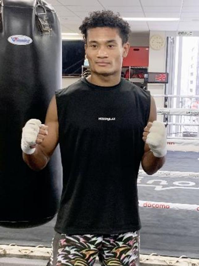 　ボクシングのＷＢＡスーパーライト級タイトルマッチに向け、練習を公開した平岡アンディ＝２８日、横浜市内の大橋ジム