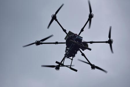 　　ウクライナ軍が飛ばした無人機＝５月、ウクライナ東部スラビャンスク近郊（共同）