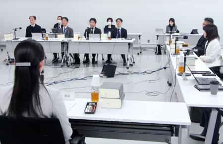 　侮辱罪の適用状況を検証する有識者検討会＝２６日午前、法務省