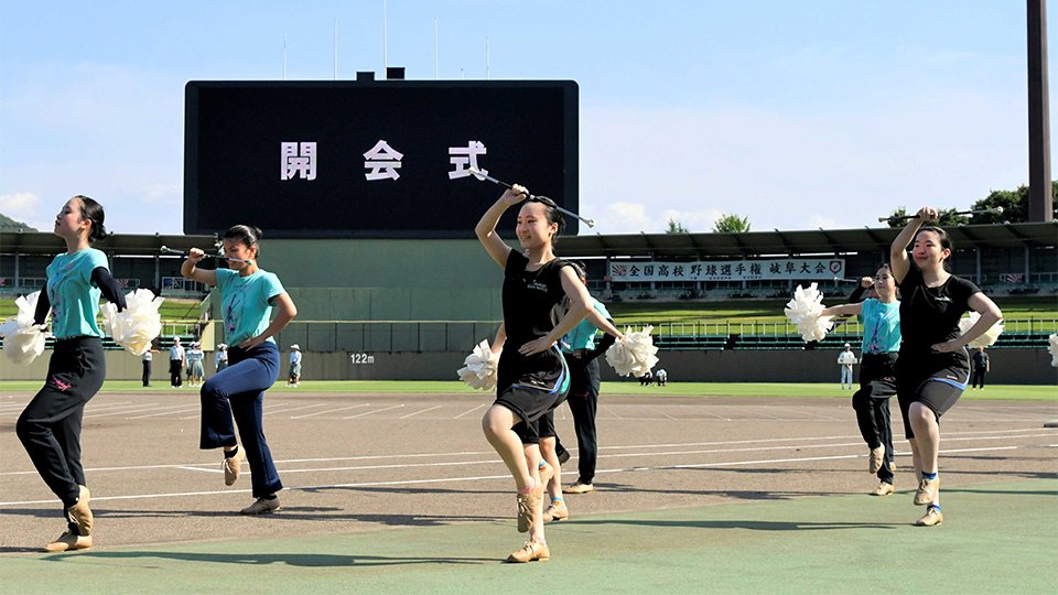 開会式のリハーサルに臨む高校生＝ぎふしん長良川