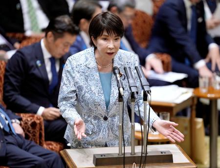 　参院予算委で答弁する高市首相＝１９日午後