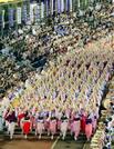 　徳島市で開催された阿波おどりの「総踊り」＝１２日夜