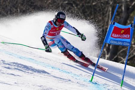 　アルペンスキーＷ杯、男子大回転第８戦に臨む加藤聖五＝７日、クラニスカゴラ（ＡＰ＝共同）