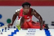 　男子１１０メートル障害決勝　力走する村竹ラシッド＝福井県営陸上競技場