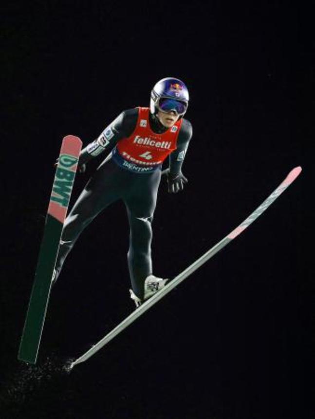 　ノルディックスキーのジャンプ男子で３位だった小林陵侑の１回目＝プレダッツォ（共同）