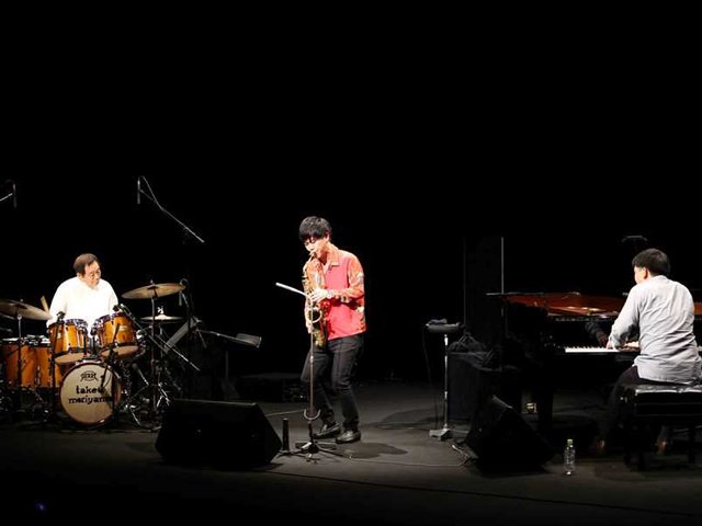収録したライブの様子＝可児市下恵土、市文化創造センター・アーラ
