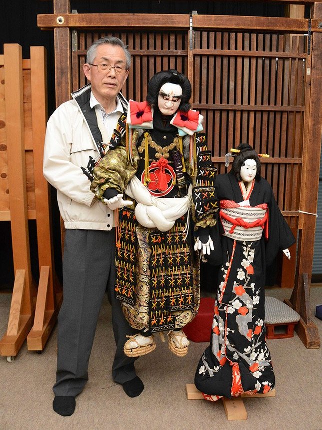 真桑人形浄瑠璃の伝承に注力している真桑文楽保存会の福田種男副座長＝本巣市上真桑、本郷研修センター