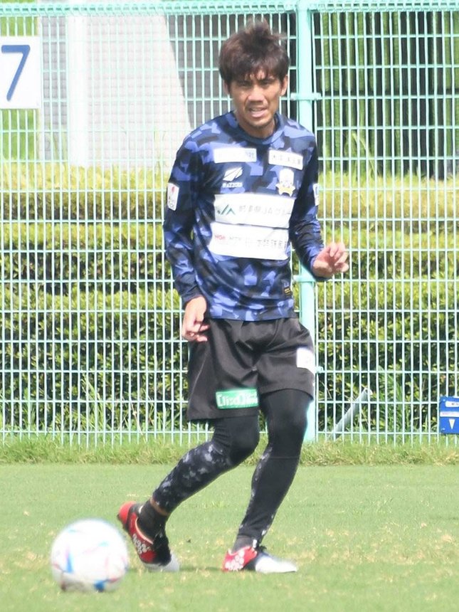 今治戦に向けて調整するＦＣ岐阜の柏木＝１０日、岐阜市内