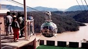 週末は利用客が長い列をつくったロープウェイ＝中津川市蛭川、恵那峡ランド、１９８５年撮影