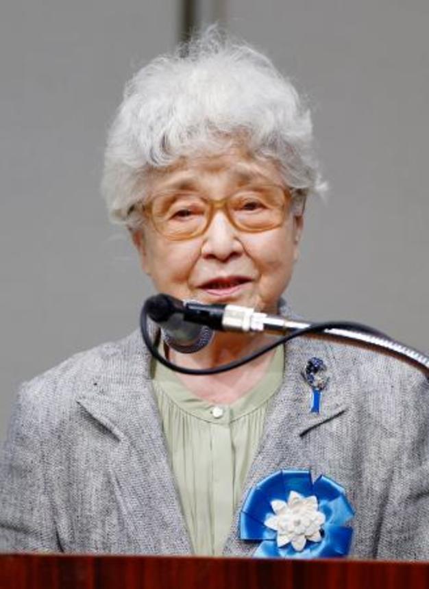 　北朝鮮による拉致被害者の帰国を求める「国民大集会」で話す横田早紀江さん＝２４日午後、東京都千代田区