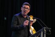 　英下院補選で勝利後、演説するアンディ・バーナム氏＝１９日、中部ウィガン（ＡＰ＝共同）