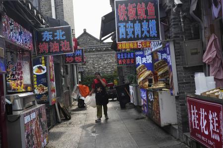 　中国江蘇省揚州市の観光地＝８月（共同）