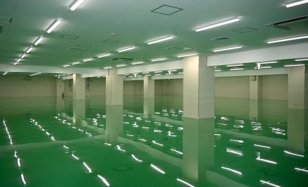 　竣工した京セラの長崎諫早工場内の半導体製造装置用のセラミック部品を製造するスペース＝１日午前、長崎県諫早市