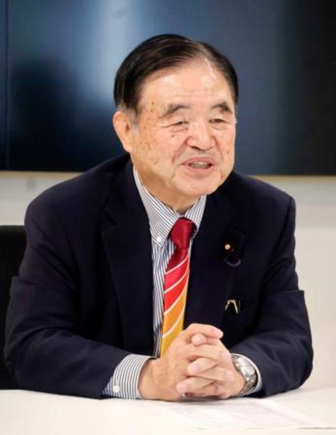 　日本スポーツ協会会長に再任し、抱負を語る遠藤利明衆院議員＝２５日、東京都内
