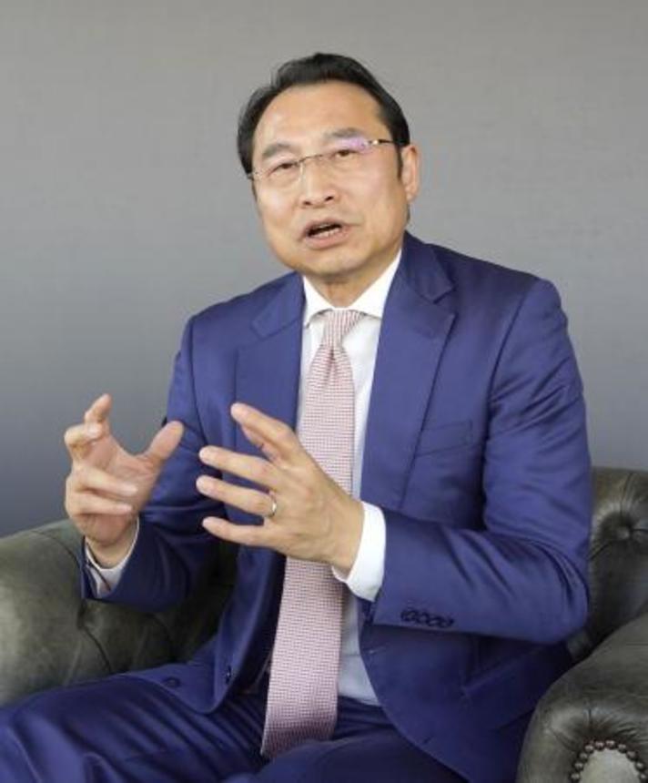 　インタビューに応じるＢＹＤ日本法人の劉学亮社長