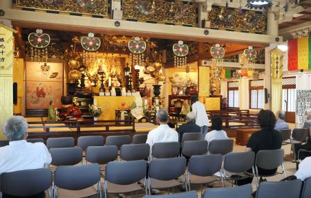 　北海道函館空襲８０年の慰霊祭＝１４日午後、函館市