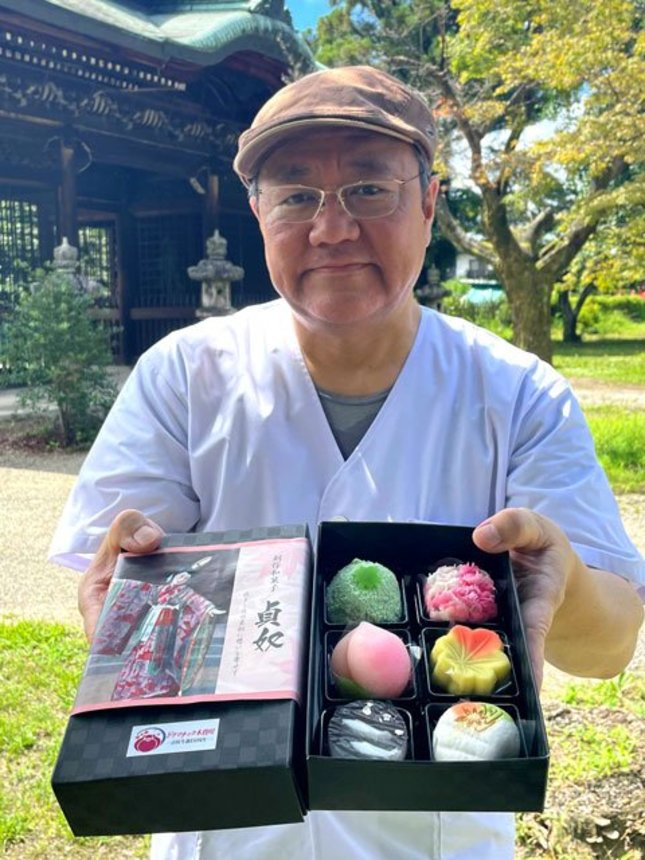 貞奴の誕生日に合わせて限定販売された「創作和菓子　貞奴」＝各務原市鵜沼宝積寺町、貞照寺