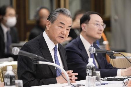 　中国の王毅外相＝３月、東京都内のホテル